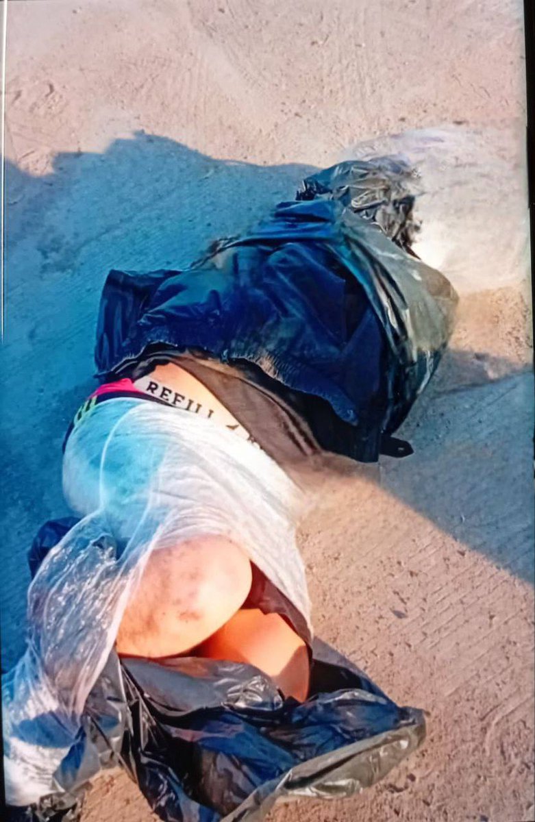 InformanSinaloa's tweet photo. El policía municipal secuestrado en Culiacán fue hallado sin vida junto al reloj del Congreso del Estado. Fuentes de seguridad atribuyen el crimen directamente al grupo criminal “Los Mayos”. La Fiscalía investiga el homicidio. https://t.co/cY7yhRElUP