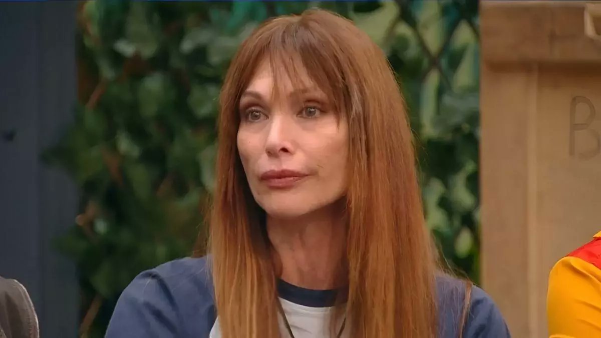 Vertele's tweet photo. 📺 ¿Qué vemos hoy en TV? | De #GHDúoGala2 en Telecinco y la película #LaPielDelTambor en La 1, a #LaEncrucijada en Antena 3
🔎 Consulta en nuestra guía toda la programación de la noche:
👉 https://t.co/81CXQRA61V https://t.co/duKJyoSKi9