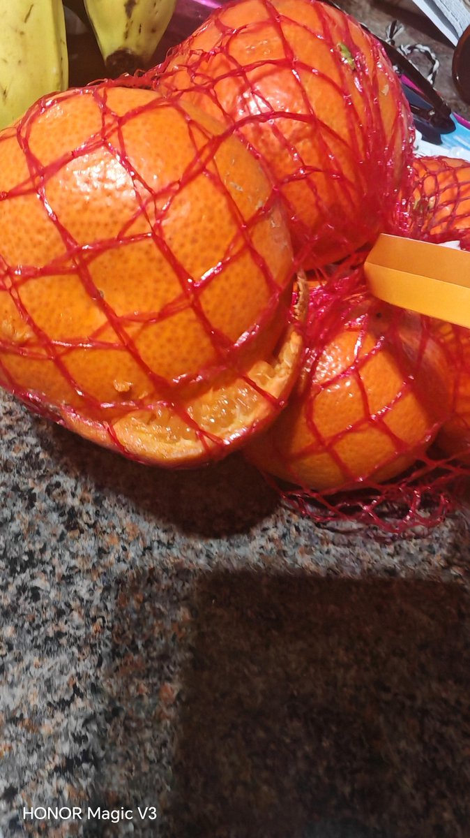 FFS <a href="/coopuk/">Co-op</a> you "fresh" fruit is absolute garbage. Just had these delivered.

Both straight in the bin. Ridiculous that you have the audacity to sell this shite as "Fresh". No point actually complaining to the store...they blame Uber for the fact you stock crap fruit.
