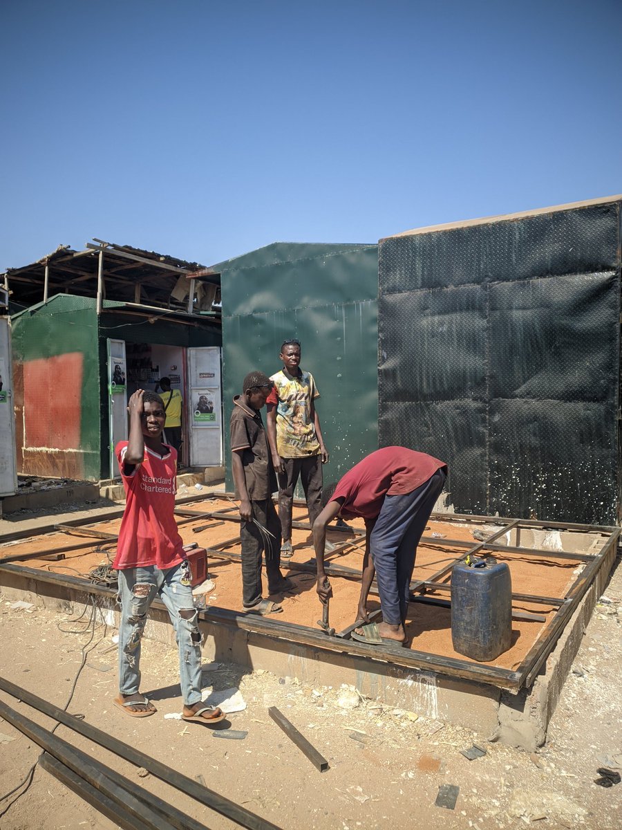 ABDOOL_CEO's tweet photo. 16/12 feet container done at gombe old gombe line https://t.co/dN0u7lYiNQ
