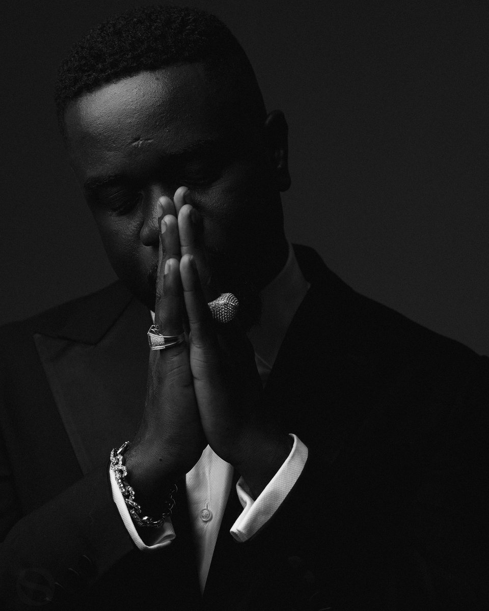Dela_fishbone's tweet image. 🙏🤴🇬🇭 @sarkodie