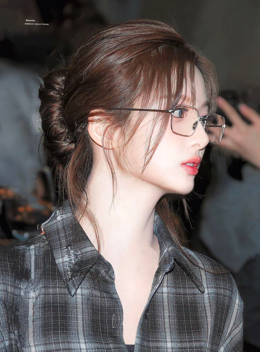 nmixxiee's tweet image. NMIXX’s Sullyoon shared her JYP audition story on 🫧

"Did I mention that I auditioned for our company (JYP) twice? When I was in my 2nd year of middle school, I signed up for a vocal academy. The director there thought well of me and sent my videos to several companies. Since I…