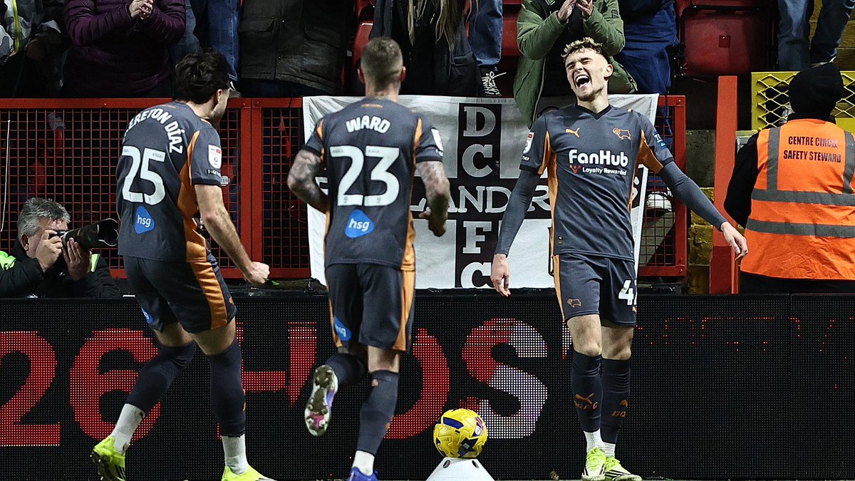 Champchatpod24's tweet image. 🚌🔥 The clubs who have won the most points away from home in the Championship this season:

1️⃣: Middlesbrough - 25
2️⃣: Derby County - 24
➡️: Hull City - 24
3️⃣: Coventry City - 23

#PUSB #DCFC #HCAFC #BORO