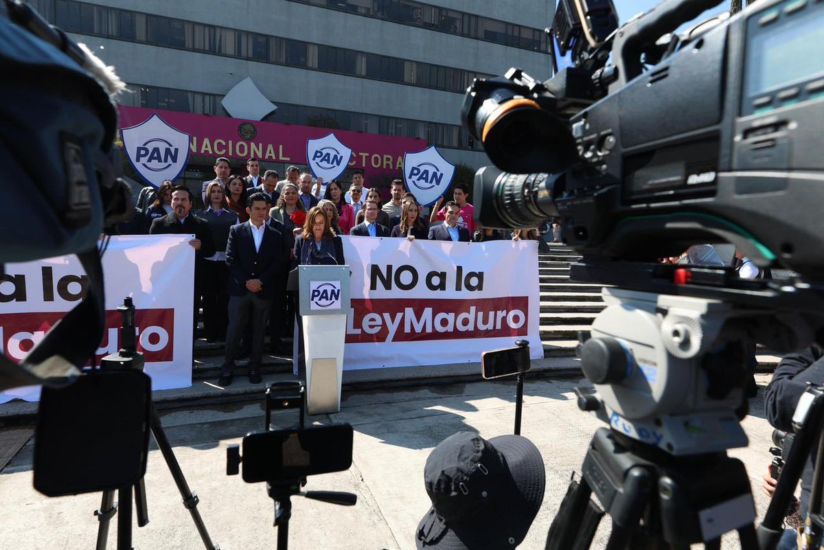 Hoy, en conferencia de prensa, hablamos del momento electoral que vive México. La democracia está en riesgo cuando el dinero del crimen organizado entra a las campañas.

El reto es claro: ¿están dispuestos a que un partido político se extinga si se demuestra que recibió dinero