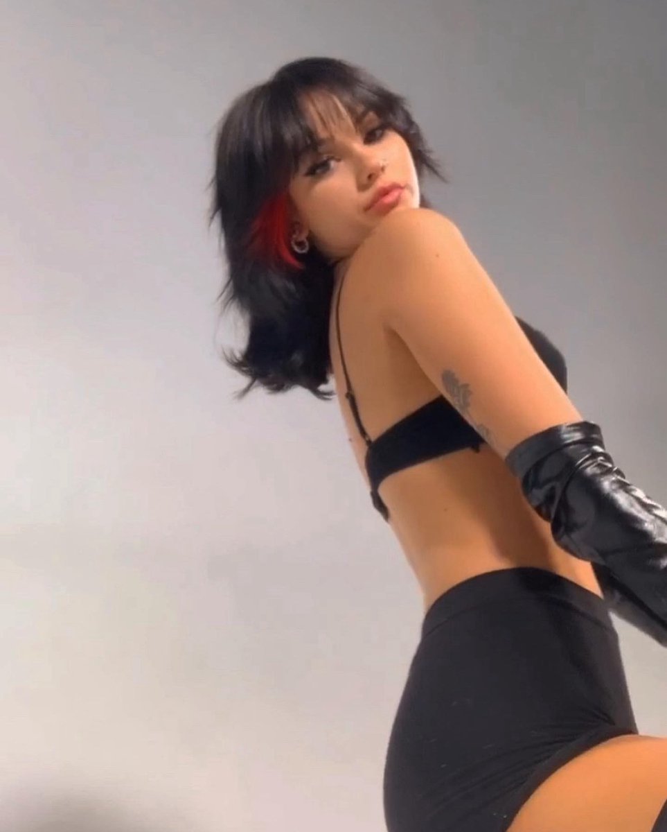 MAGGIE LINDEMANN (@maggielindemann) on Twitter photo 