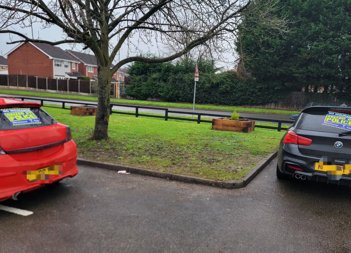 Trafficwmp's tweet photo. #RHPT on @WolvesPolice today working with multiple partners @DVSAEnforcement @WolvesCouncil #MARSO 
3 vehicles seized for no insurance today and multiple others offences identified. 
2 males arrested with a positive swipe for cannabis and a male wanted for burglary
#OpTriton https://t.co/oqqzfqbLdo