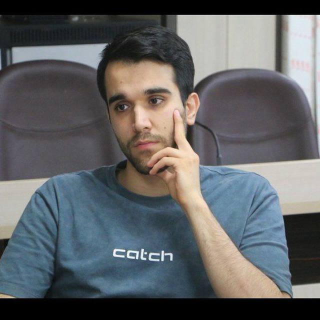 #عرفان_مواساتی ، دبیر تشکیلات #انجمن_اسلامی دانشجویان دانشکدهٔ دندانپزشکی  #دانشگاه_تهران در شامگاه یکشنبه ۲۱ دی ماه توسط نیروهای امنیتی بازداشت شده و تاکنون خبری از آزادی ایشان نیست.
 #بازداشت_دانشجویان
 #سرکوب_دانشگاه