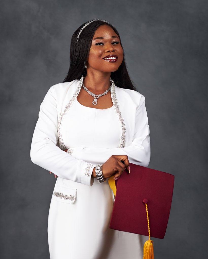 D_officialdee's tweet photo. Many faces. One celebration. ๐
56th Convocation, University of Lagos โจ
#UNILAG56 #ConvocationMoments #GraduationSeason #VisualStorytelling #PortraitsOfSuccess #UNILAGLife #CapturedInLagos #deeoflagos https://t.co/E60bXjR0Lq