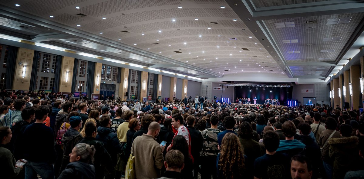 FranceInsoumise's tweet image. Plus de 1500 personnes à Toulouse ce soir pour le meeting « Demain Toulouse » avec Jean-Luc Mélenchon et François Piquemal, candidat à la mairie de Toulouse 🔥

👉 Suivez en direct : youtube.com/live/Hi1A5E2mq…