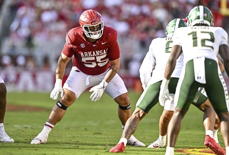 AAKeefer's tweet image. I Am Blessed To Receive An Offer From University Of Arkansas🐗!! @coachlester91 @CoachDharris55 @SouthwindJags @Coach_Jay901 @BigCoachJames @Tankb24 @treykali_38125 @CSmithScout @247Sports @PrepRedzone