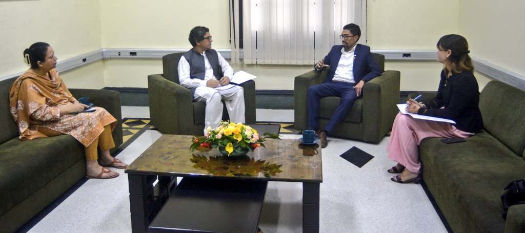 Sostuvo fraternal intercambio Presidente del Grupo Parlamentario de Amistad #Cuba🇨🇺-#Pakistán🇵🇰, diputado <a href="/maxsilence/">Ian Pedro Carbonell</a>, en el Capitolio Nacional, con el Embajador pakistaní en nuestro país, Shahbaz Malik