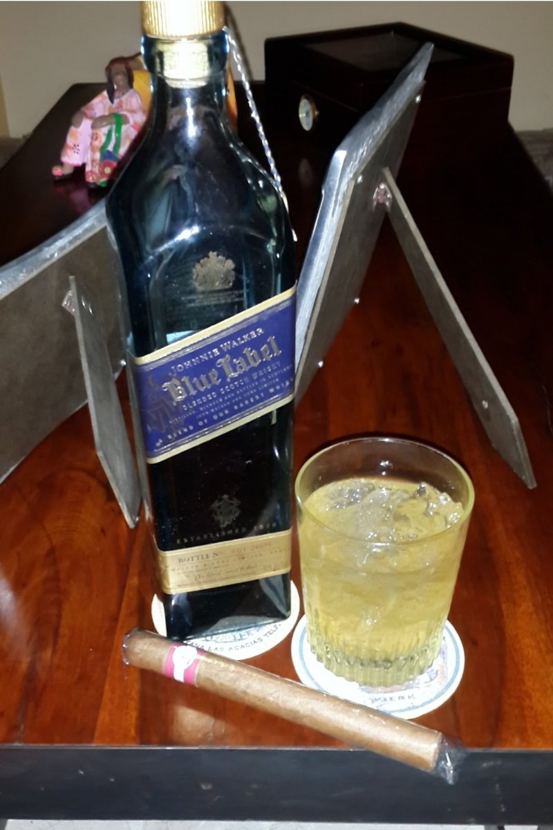 Del Baúl De Los Recuerdos.
De Cuando Era Feliz, Y Lo Sabía. Sí Que Lo Sabía!
Lo Que No Sabía, Era Lo Que Vendría Después.  CDLM🤦🏼‍♂️