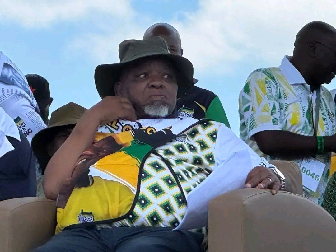 Hendricks_22's tweet photo. @ChrisExcel102 Even after paying that Lobola baqhubeke bamudle. https://t.co/v8NWg6vxl9