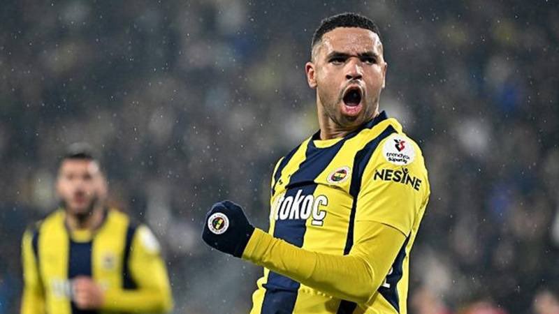 Utkayyinho's tweet photo. Duran balonundan iyidir mesela 
 #FBvAVL https://t.co/b5SX8nyr4j