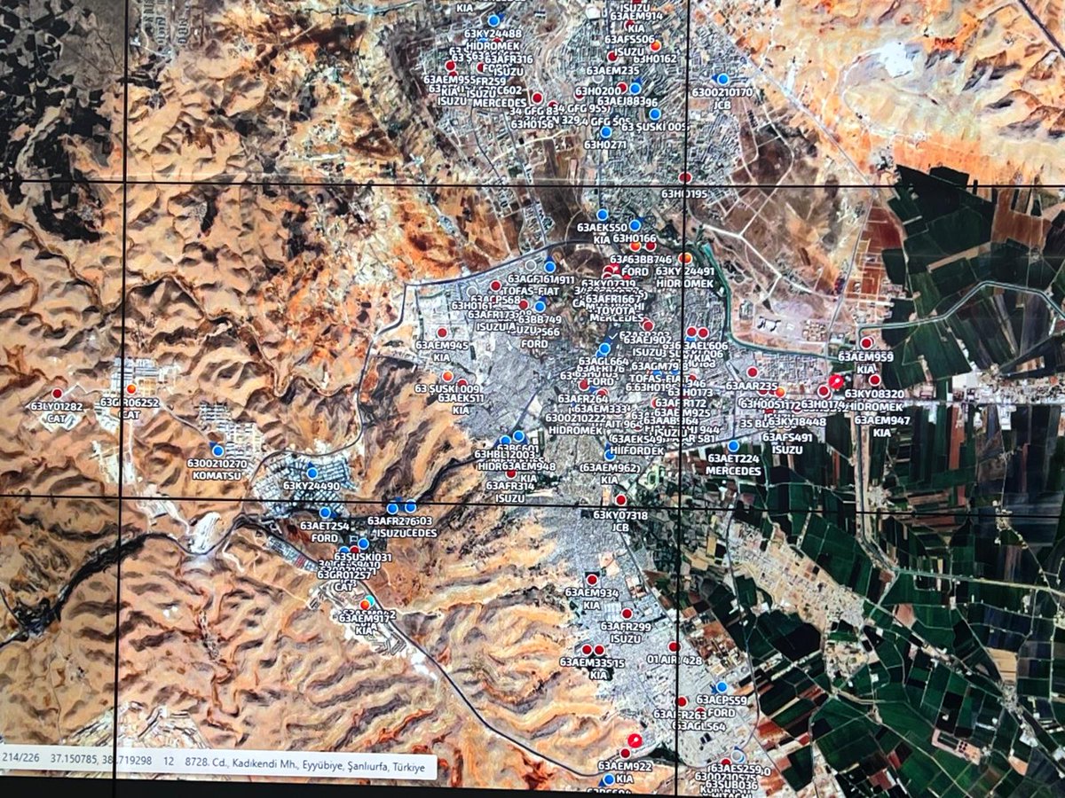 Karla mücadelede teknolojinin gücü, sahanın hakimiyeti❄️
​
Şanlıurfa genelinde 204 iş makinemizi uydu takip sistemiyle anlık izliyor, ulaşımın aksamaması için 7/24 teyakkuzda bekliyoruz🛰️

​✅ 204 İş Makinesi
✅ Uydu Takip Sistemi
✅ Kesintisiz Mesai

​Sorumluluk alanımızdaki her