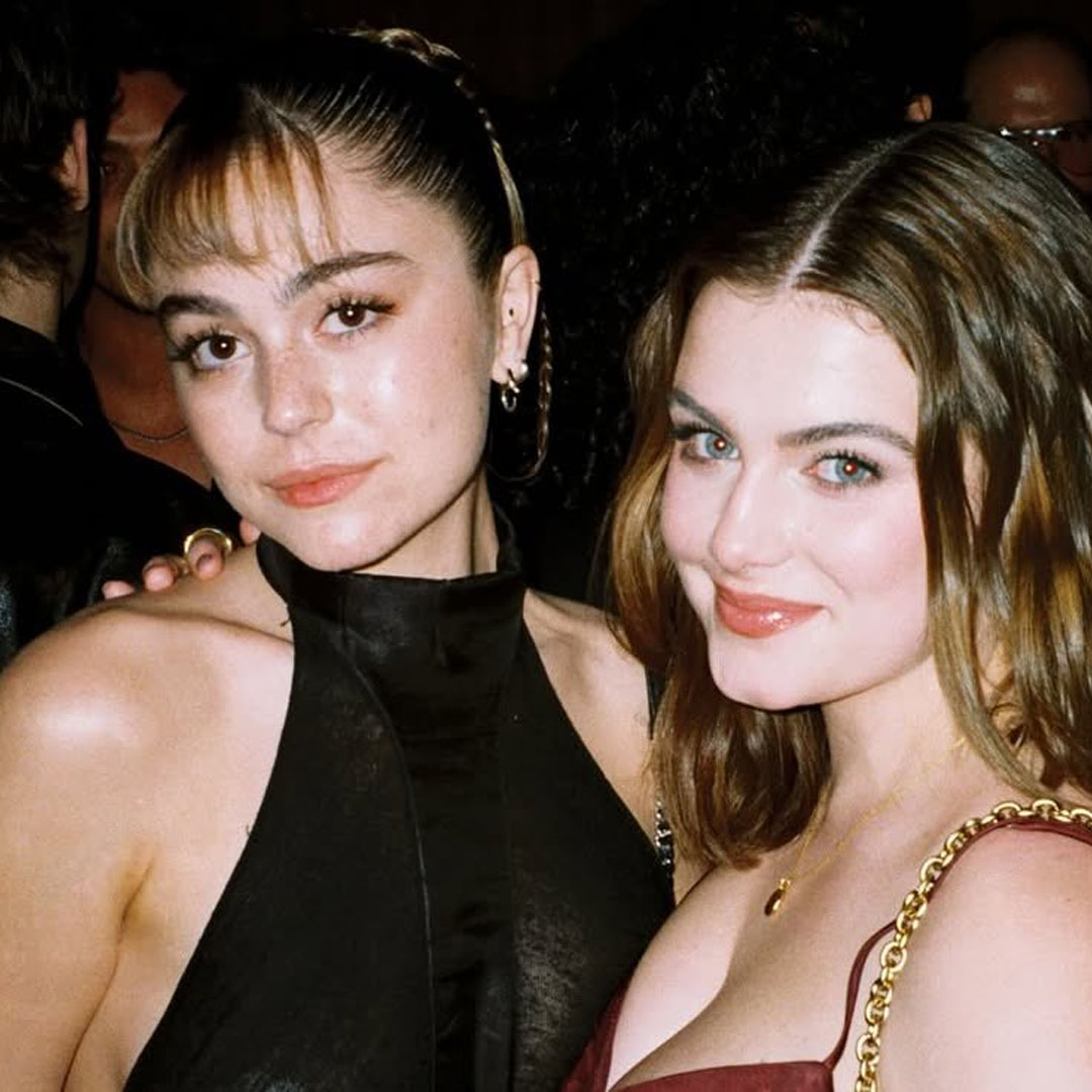 PrimeVideoBR's tweet image. meu coração não aguenta ver a Ella e a Mika carregando toda beleza do mundo assim 😭🩷

#OffCampus #EllaBright #MikaAbdalla #HannahWells #AllieHayes