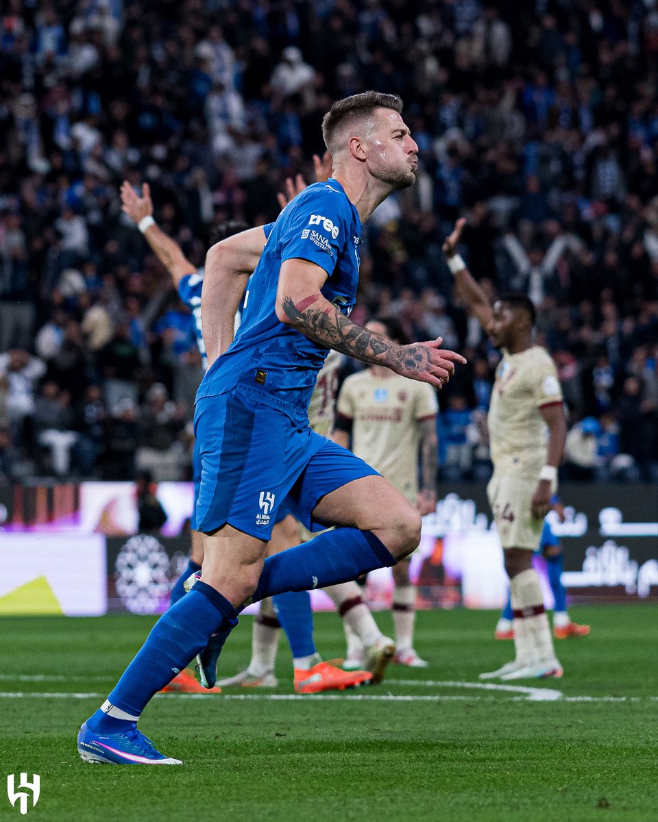 علمني حبكَ أنا أفرح وأنا محتاجٌ دومًا لعظيمٍ يجعلني أفرح .. علمني حبك أن أفخر ، أن أحب التباهي والكبرياء  ، علمني حبك أن أثق ولا ينكسر داخلي الإيمان ، أن أعلم بالفوز وأنتظره في كل الظروف ، 
علمني حبك أن الهلال يُضيء أكثر من الشمس وأن ميقات العيد يتكرر برؤيتك دومًا 
<a href="/Alhilal_FC/">نادي الهلال السعودي</a>