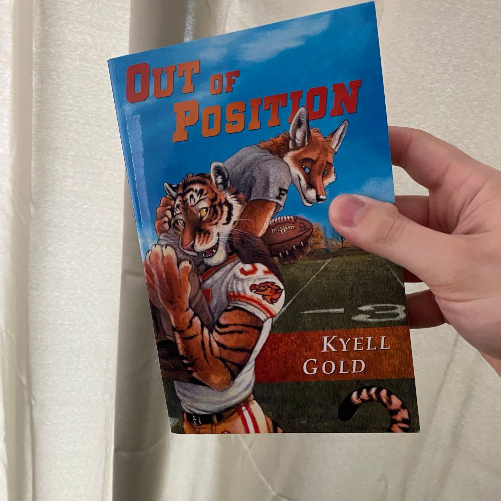 Bookworm_Review's tweet image. Everyone’s gay hockey this and gay hockey that. When I’m reading the real classics. It’s Heated Rivalry but football set in Zootopia. Spicy, heartfelt, and football! Eat your heart out Taylor. This is a true football romance.