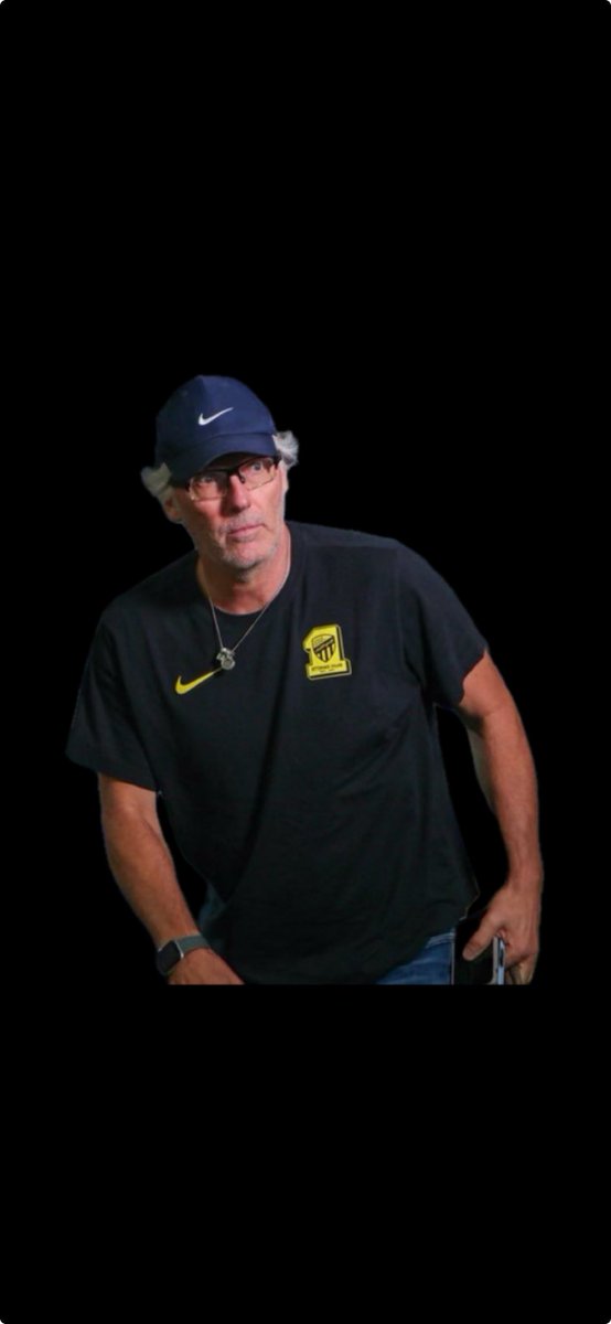 مدرب كبير. حاربه الجهله من جماهير الاتحاد لاسباب شخصيه ومصالح نفعيه. مدرب حقق الدوري والكاس ثم يحارب اداره فاشله سندي ليس له علاقه بكرة القدم. هل حضر للتدمير الاتحاد