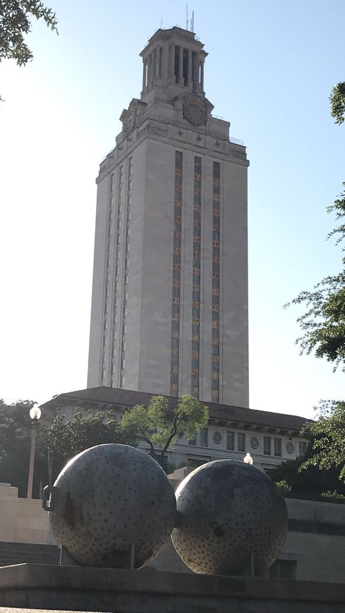 MileyLakeview's tweet image. #AustinTX #Pen15