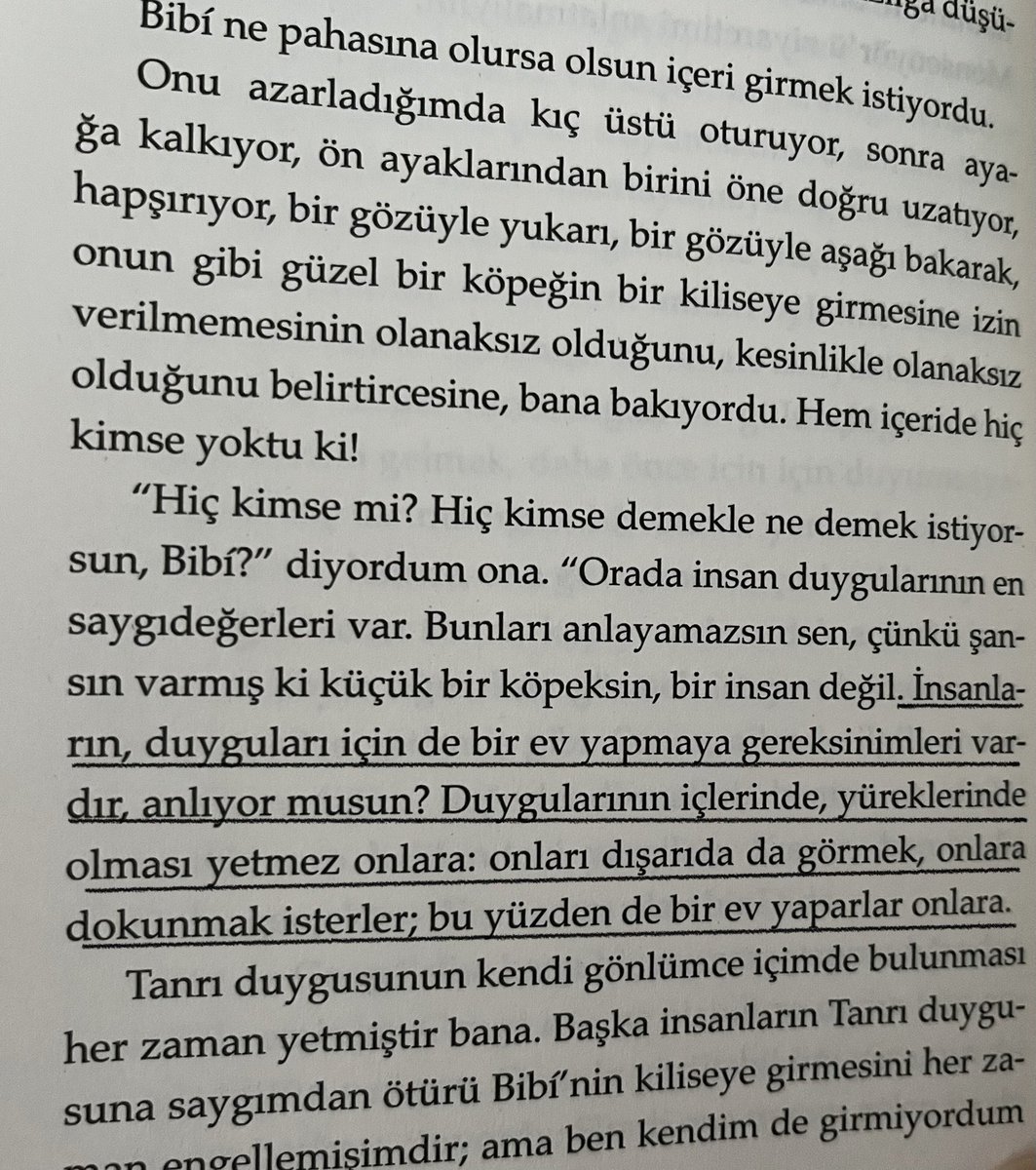 İnsanların, duyguları için de bir ev yapmaya gereksinimleri vardır, anlıyor musun? Duygularının içlerinde, yüreklerinde olması yetmez onlara: onları dışarıda da görmek, onlara dokunmak isterler; bu yüzden de bir ev yaparlar onlara.
BİRİ HİÇBİRİ BİNLERCESİ/ LUİGİ PİRANDELLO