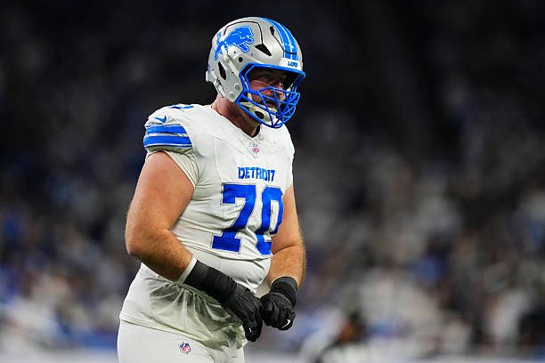 AdamSchefter's tweet image. Lions OT Dan Skipper announced that is retiring from playing in the NFL. A coaching career could await.