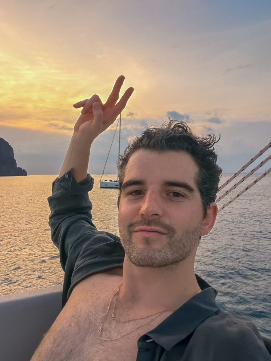 DIMENSION tweet media