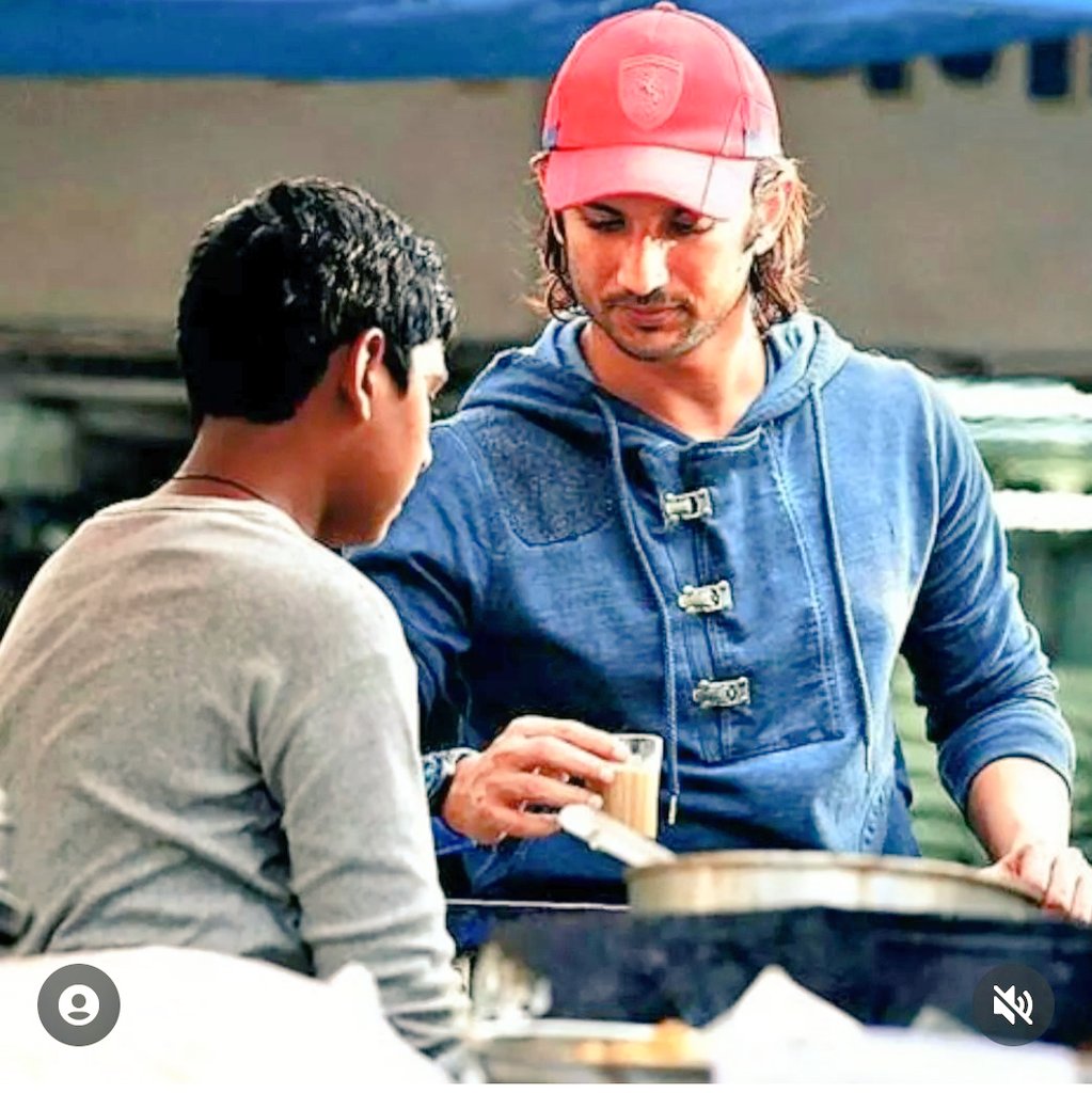 RIDDHI56987171's tweet image. #Sushantmonth

Sushant sharing the cosmic events, the gamma ray bursted by neutron star colliding 🔥&amp;amp; yet never felt low in having/enjoying a cup of tea frm Street vendors🙌🤗

#SushantSinghRajput