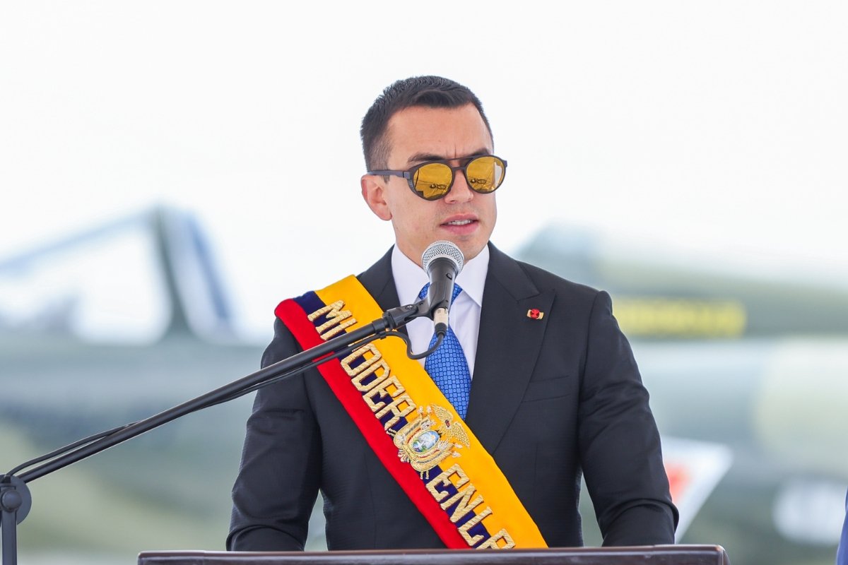 Libertador_Ec's tweet image. Gustavo Petro le exigió al Gobierno de Ecuador la liberación de Jorge Glas caso contrario le dejaría de vender energía al país.

Por eso la decisión de Noboa de imponer aranceles de 30% al país vecino, el no se va a dejar extorsionar para liberar a un delincuente.