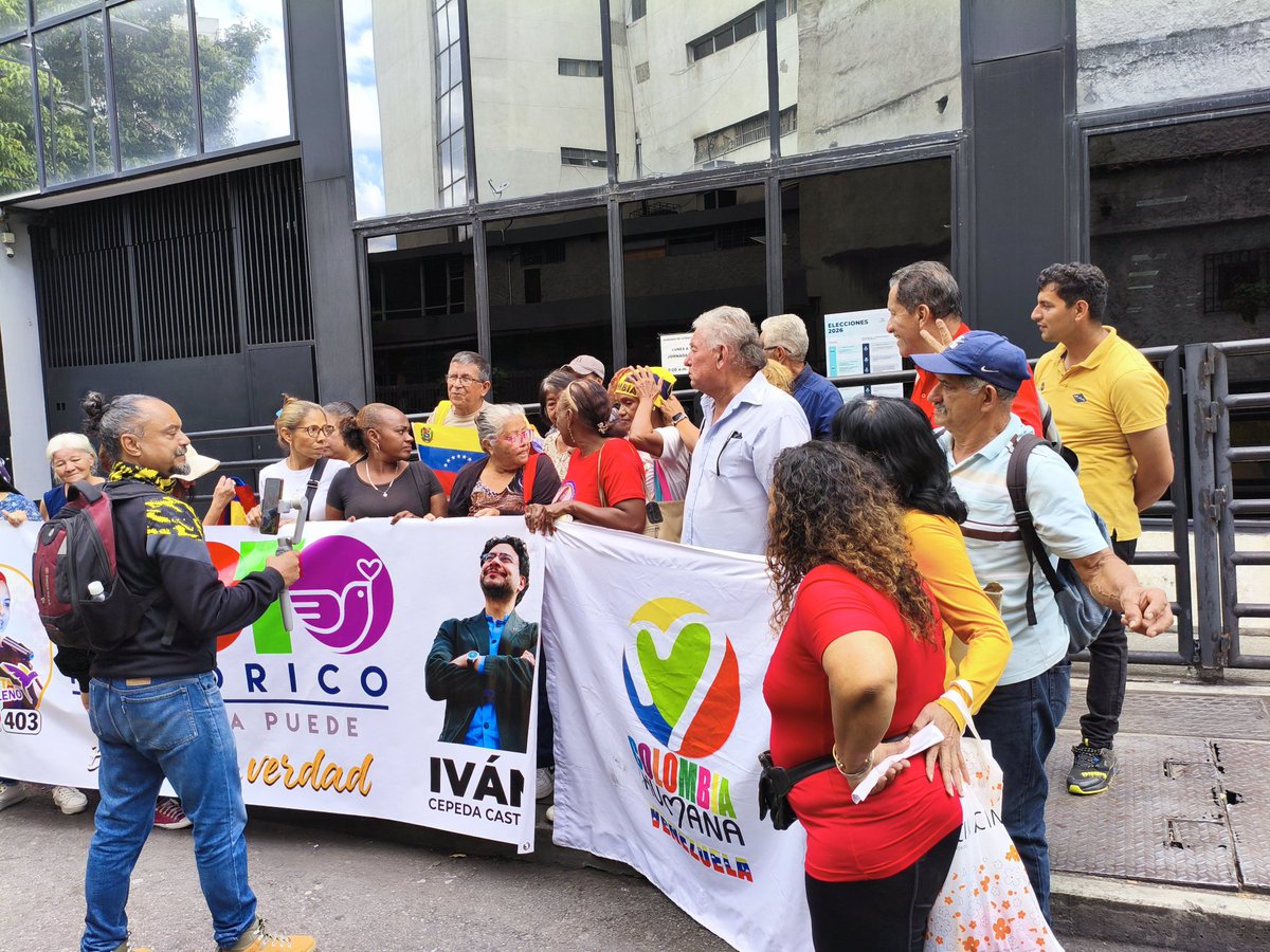 <a href="/petrogustavo/">Gustavo Petro</a> <a href="/ryvillavicencio/">Yolanda Villavicencio Mapy</a> <a href="/ryvillavicencio/">Yolanda Villavicencio Mapy</a> Como integrantes de varios partidos del Pacto Histórico, invitamos a abrir canales de comunicación con la colombianidad. En especial con quienes estamos en Caracas, donde se desarrollaron los ataques contra Venezuela.