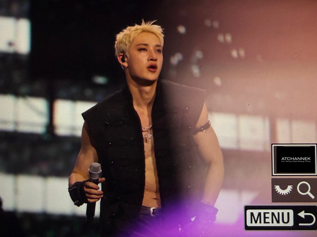 gnabnahc97chris's tweet image. CHRISTOPHER!!!!!!!!!