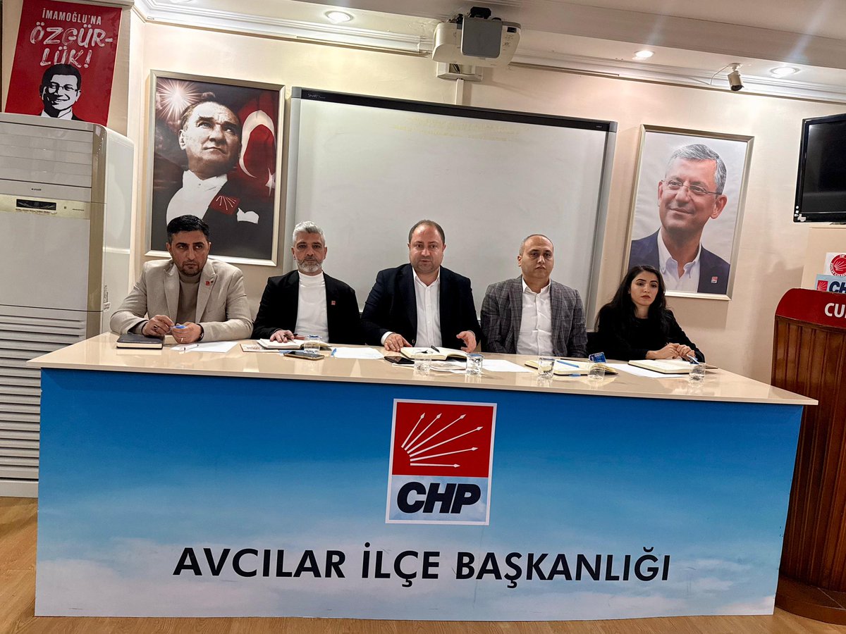 ZaferPOLAT05's tweet photo. İlçe Başkanımız Sayın Ahmet Selçuk Gök ve Yönetim Kurulumuz, Meclis Üyelerimiz, Mahalle Birim Başkanımız ile birlikte; Cihangir Mahallesi mahalle toplantımızı gerçekleştirdik.

Katılım gösteren tüm Cihangir Mahallesi üyelerimize teşekkür ederiz. https://t.co/O58Xs1m43A
