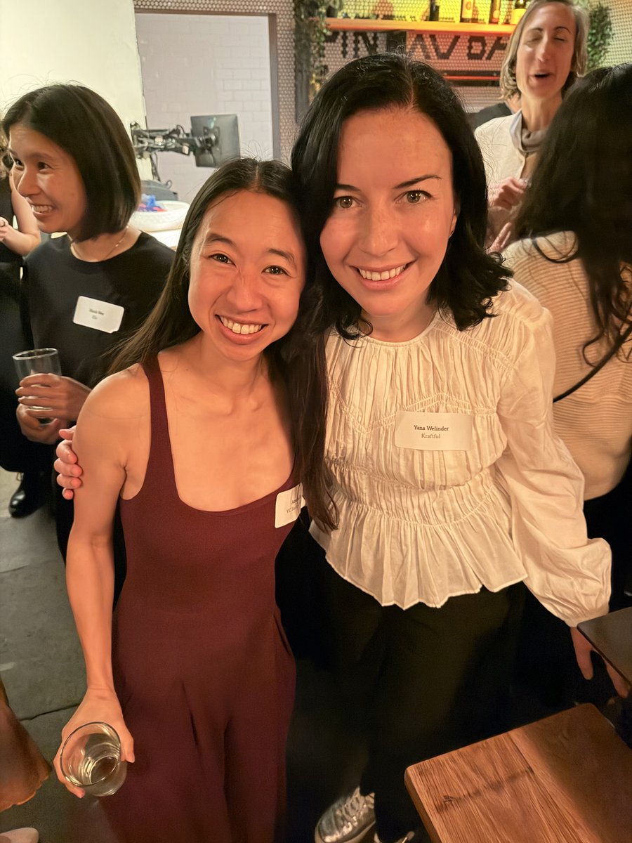 Yana Welinder tweet media