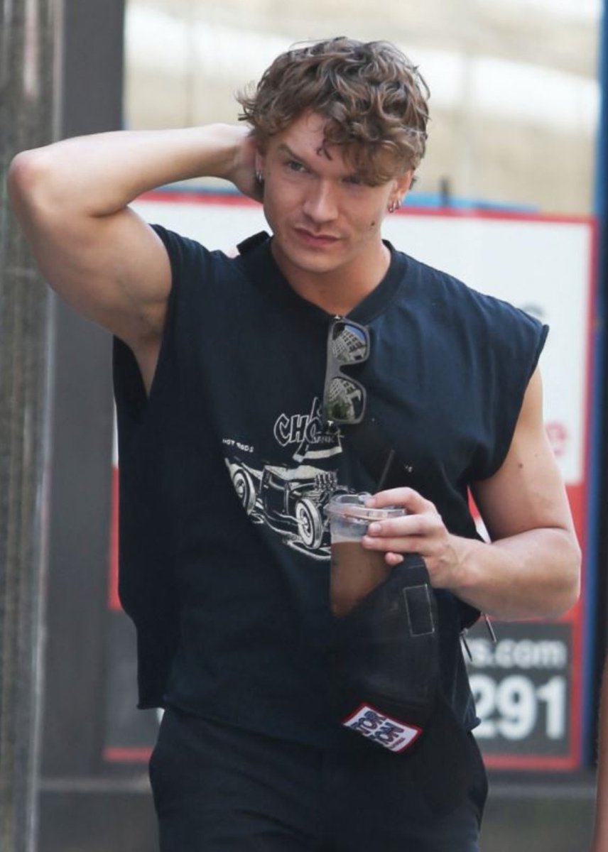 bambitzine's tweet image. nothing classy or appropriate to say abt this