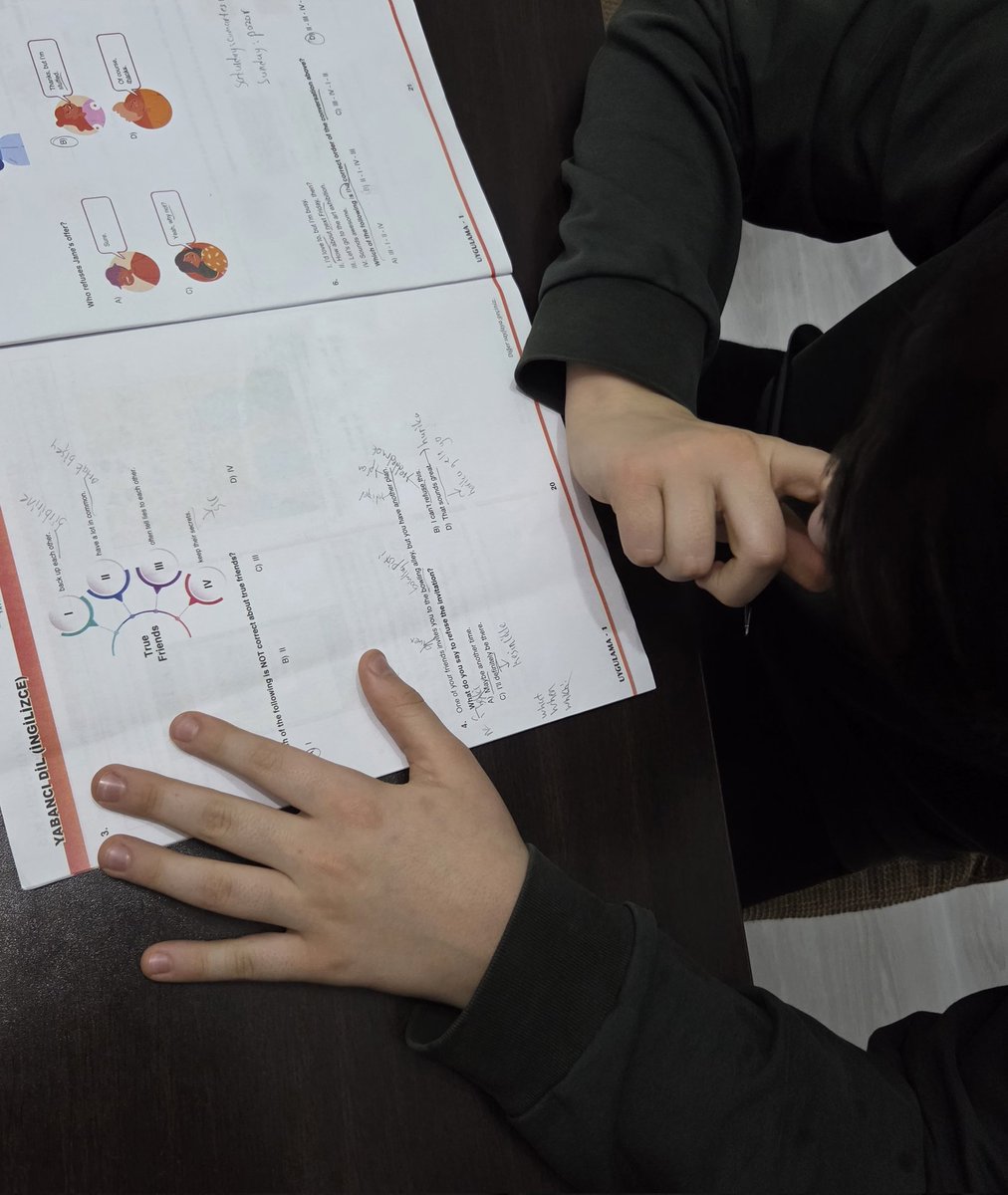 Biri beni İngilizce sözlük sanıyor