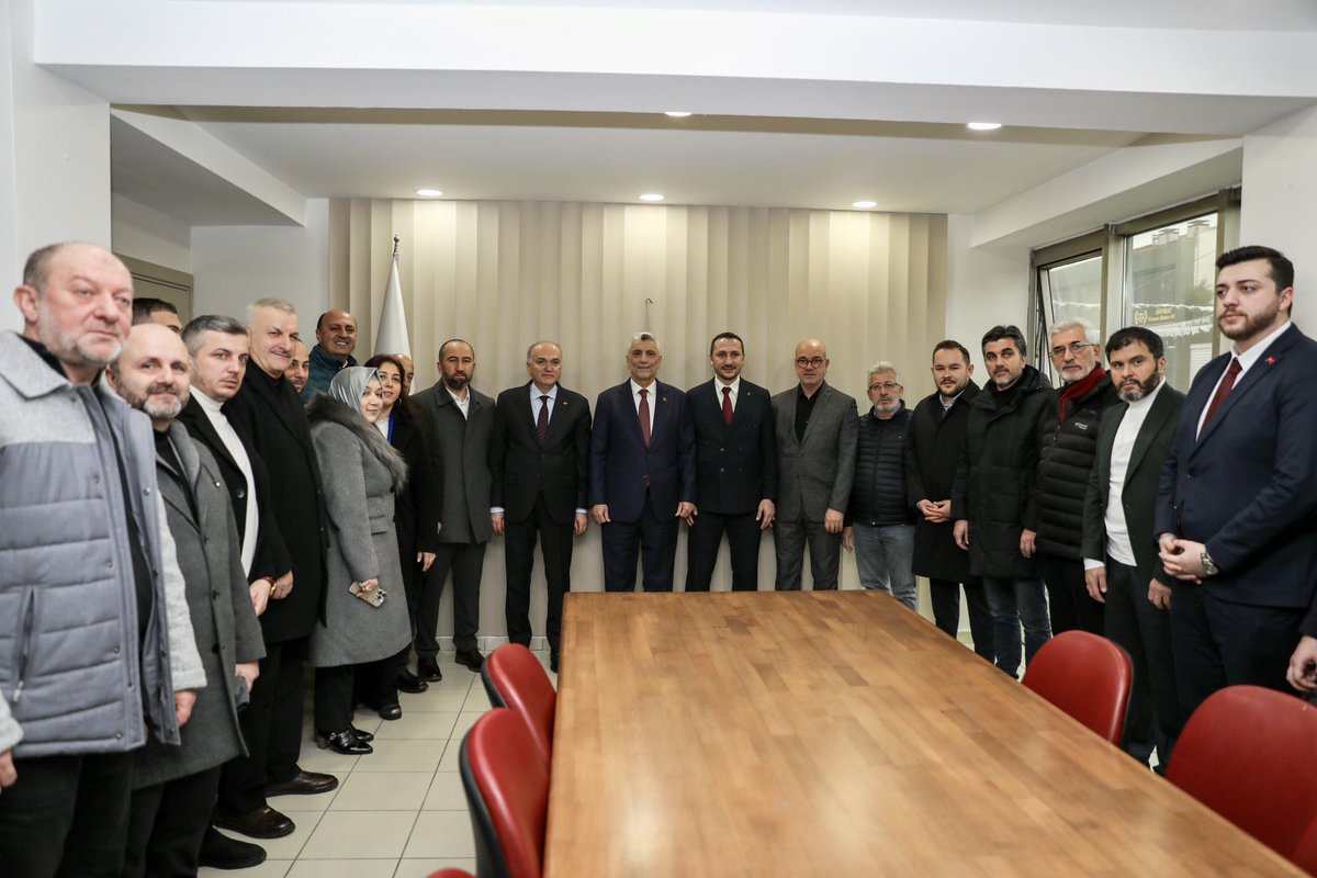 NurullahVeli's tweet photo. Ticaret Bakanımız Sayın Ömer Bolat’ı AK Parti Düzce İl Başkanlığımızda ve MÜSİAD Düzce Şubemizde ağırlamaktan memnuniyet duyduk. Program kapsamında ardından Düzce Ticaret ve Sanayi Odası’nda düzenlenen İş Dünyası Buluşmasına katıldık. https://t.co/sEnFW3WA5U