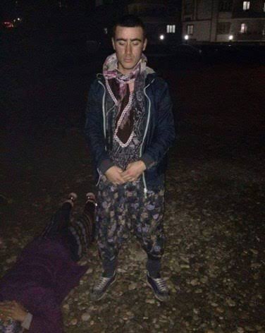 jitemci's tweet photo. Evet, sormayın zamanında da şu soysuzların saçlarındaki örgüleri kesmişlerdi. Direnişin sembolüydü oysa... 
#JinJiyanAzadi https://t.co/JtBpqWeXyE