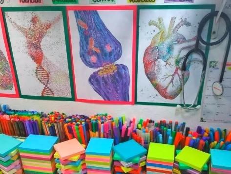 leoxetina's tweet image. Minha filha, desista da medicina e entre em artes visuais. Eu lhe dou a benção.