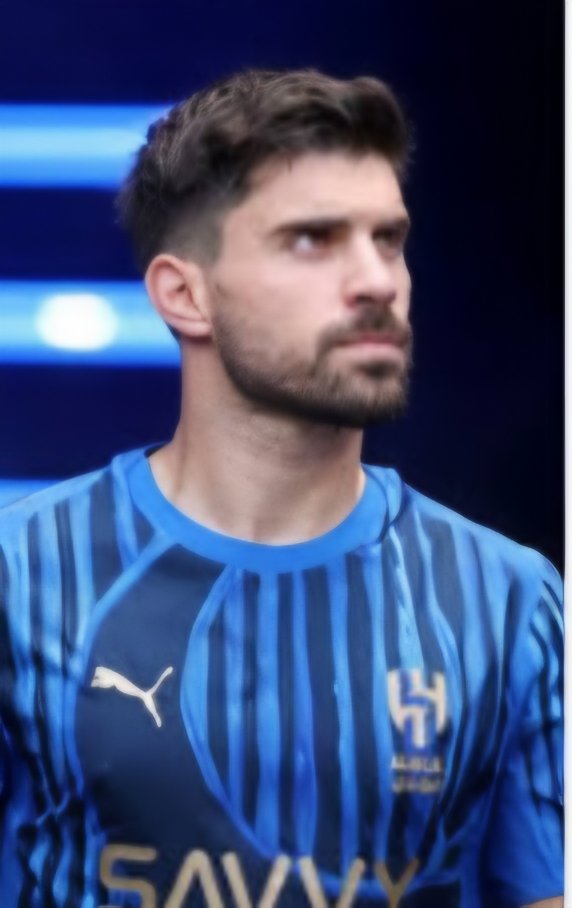 الجماهير الهلالية تطالب إدارة نادي #الهلال  بالحفاظ على #روبن_نيفيز  مهما كان الثمن لو بلغ  طلبه مئات الملايين  
.. 
والله إنه حلال علية لو عطيناه  مليار  ريال 
تكفون رتوتو للتغرديه لعلها تصل للادارة  #الهلال_الفيحاء