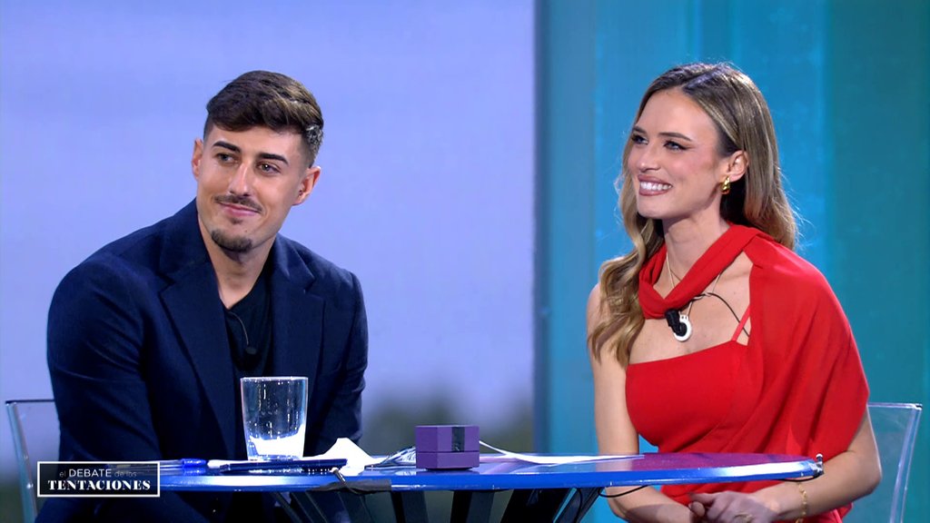 Darío, Almudena y Borja visitarán el plató de 'De Viernes' mañana a las 21.45h para revelar en qué punto se encuentran tras los debates finales del reality y serán testigos de dos sorprendentes intervenciones que podrían dar un giro a toda su historia.
#telecinco #islatentaciones