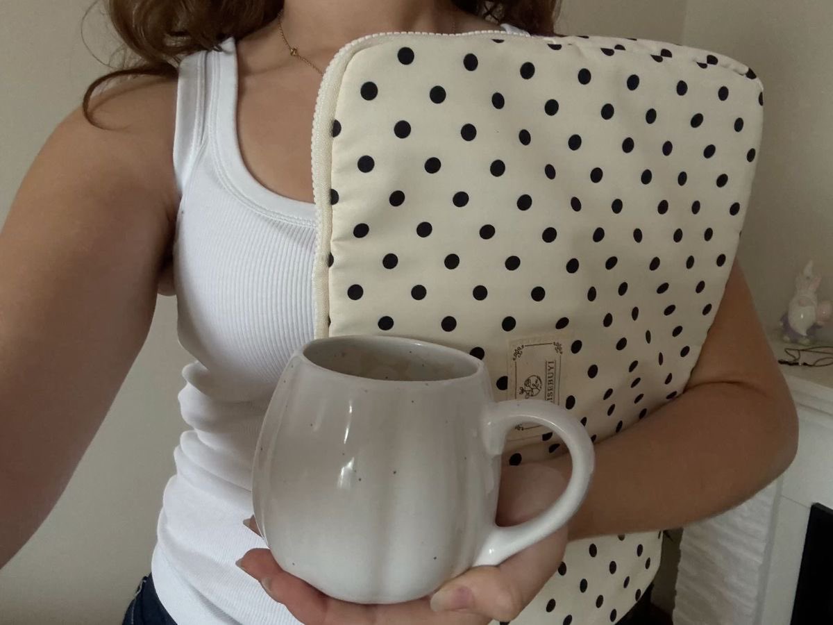 lassybees's tweet photo. it’s gonna be a polkadot spring https://t.co/XuUg1qJ2Wp