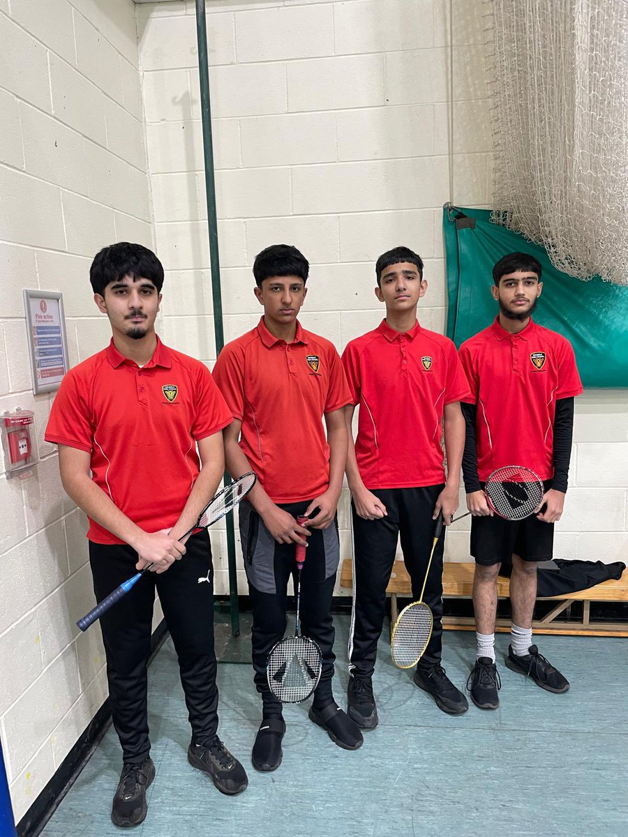 IcknieldPE's tweet photo. Well done to our year 11 and year 9 boys who competed brilliantly at the Luton schools badminton tournament. Congratulations to the year 11 boys who won the tournament 🥇 and have qualified for Counties 🏸 #badmintonschools #providingopportunities https://t.co/pkSWayjYIO