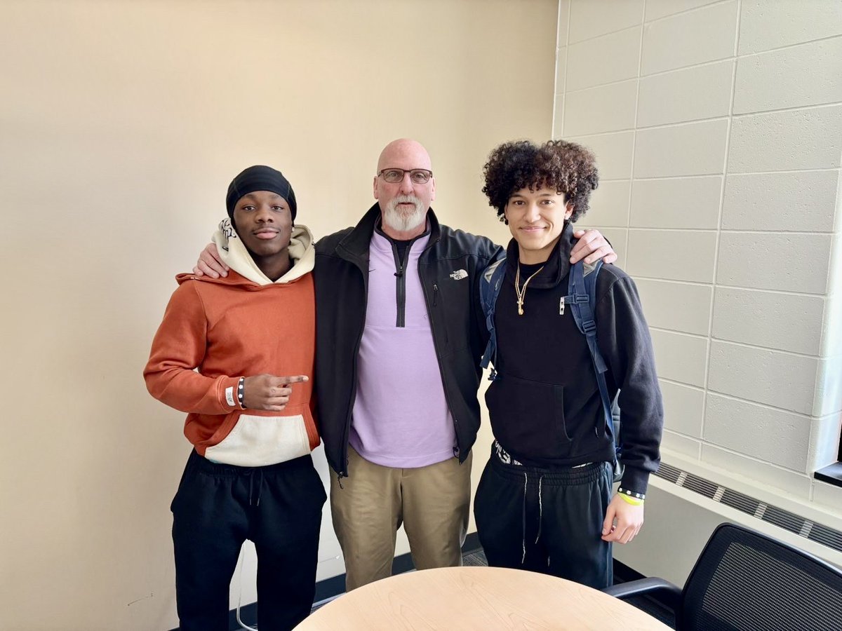 JamesGibson03's tweet image. Huge thanks to @coachricknelson for stopping by the den today! Can’t wait to get more info about the program! 
@UNIFootball @BlaineFootball @nextlevelmn