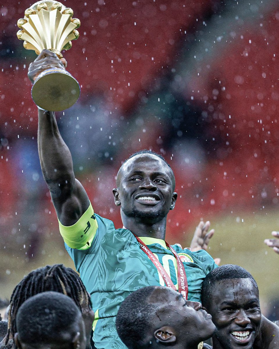 ESPNFC's tweet image. Senegal President Bassirou Diomaye Faye has promised cash rewards of more than $130,000 and land plots to each player from the Africa Cup of Nations winning football team.

The 28 players will receive 1,500 square-metre coastal plots of land.

Not bad 😏🇸🇳🏝️