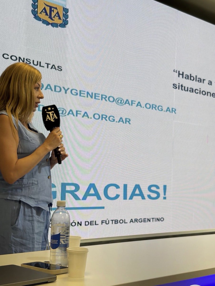 En el Predio Lionel Messi realizamos una capacitación sobre Salvaguardia para la <a href="/Argentina/">🇦🇷 Selección Argentina ⭐⭐⭐</a> Femenina Sub-20, en la previa del Campeonato Sudamericano <a href="/CONMEBOL/">CONMEBOL.com</a> que se disputará en Paraguay.
<a href="/afa/">AFA</a> sigue fortaleciendo prevención y la construcción de entornos seguros en el fútbol