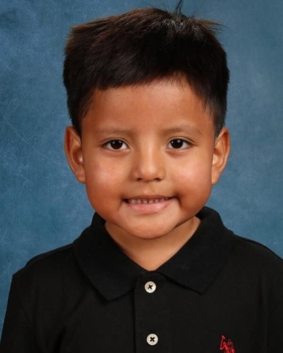 AyannaPressley's tweet image. ICE is kidnapping five year olds. I need you to look at Liam’s sweet face and see your own child. Don’t look away.