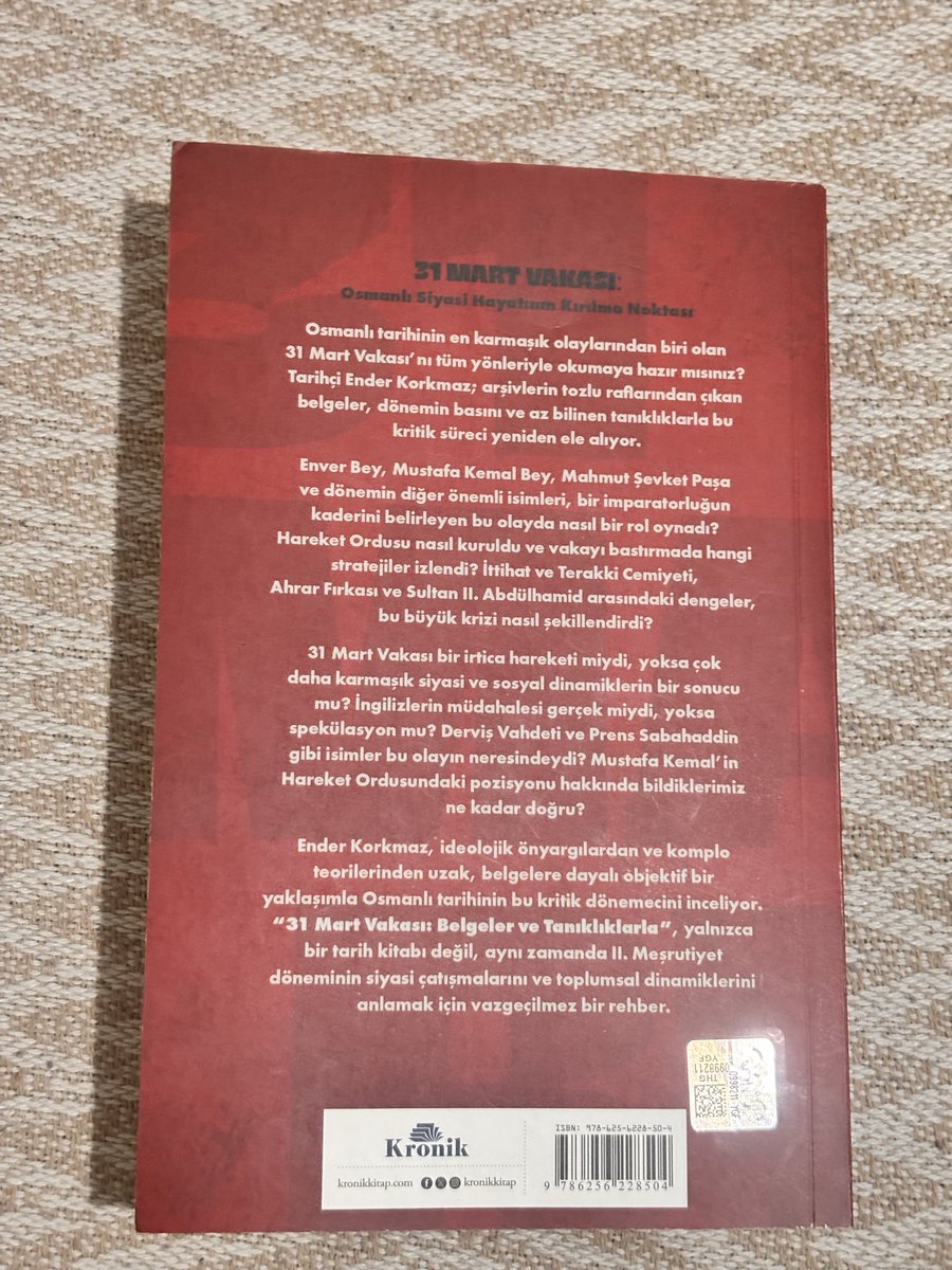 Günümüzü anlamak geçmişi iyi tahlil etmekle başlıyor. 31 Mart Vakası da önemli dönemeçlerden biri tarihimizde. Kitapta gün gün yaşananlar anlatılarak vakaya hakim oluyorsunuz. Çok istifade ettiğim bir kaynak oldu. 
<a href="/Env1d2er/">Ender Korkmaz</a> <a href="/KronikKitap/">Kronik Kitap</a>