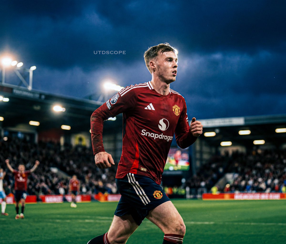 _ChelseaArg_'s tweet image. Dios quiera que lo de Cole Palmer al United no se termine haciendo, más allá del bajo rendimiento que viene teniendo en los últimos partidos es un jugador CLAVE para el equipo, cabe destacar que tiene contrato hasta 2033.