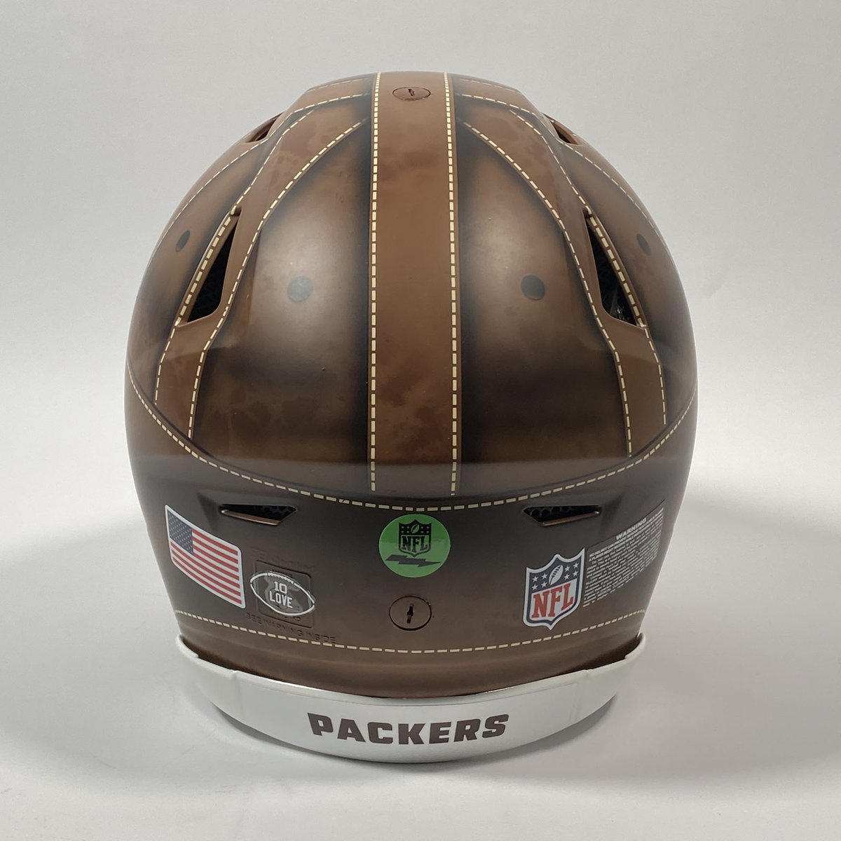 PFHOFAmbassador's tweet image. JORDAN LOVE, @packers QB
Below is the Packers throwback helmet worn by @jordan3love during the 2025 Season - now on display at @ProFootballHOF. #GoPackGo #Packers #GreenBay #NFL #NFLPlayoffs #NFLDraft #ThrowbackThursday #NFLNews #NFLTwitter #nflx #NFLUK #nfltrending
