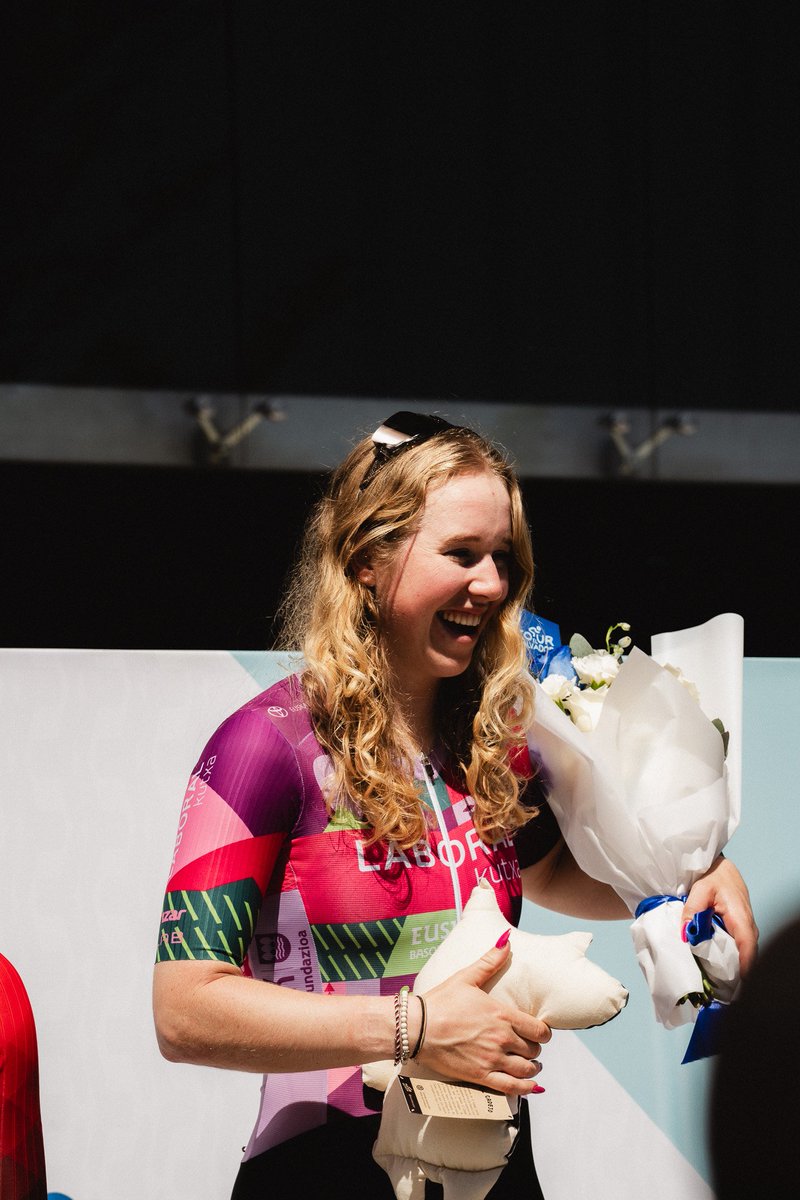 FundaCiclisEusk's tweet photo. 🏆 @LABORALkTeam ha completado cinco días de competición perfectos en el #TourSV, donde @PaulaPB291 se ha llevado la general.

💜 Maillot horiaz aparte, talde moreak 4 garaipen lortu ditu 5 egunetan Cata Soto, Marjolein van't Geloof eta Paula Patiñorekin.

📸 @JonOlarte &amp; #TourSV https://t.co/xvEScaVoxh